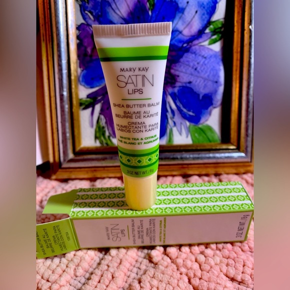 Mary Kay White Tea & Citrus Satin Lips® Shea Butter Balm - Picture 1 of 4